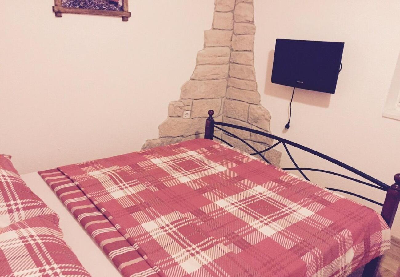 Apartments Neno - 20 M From Beach Ribarica Luaran gambar